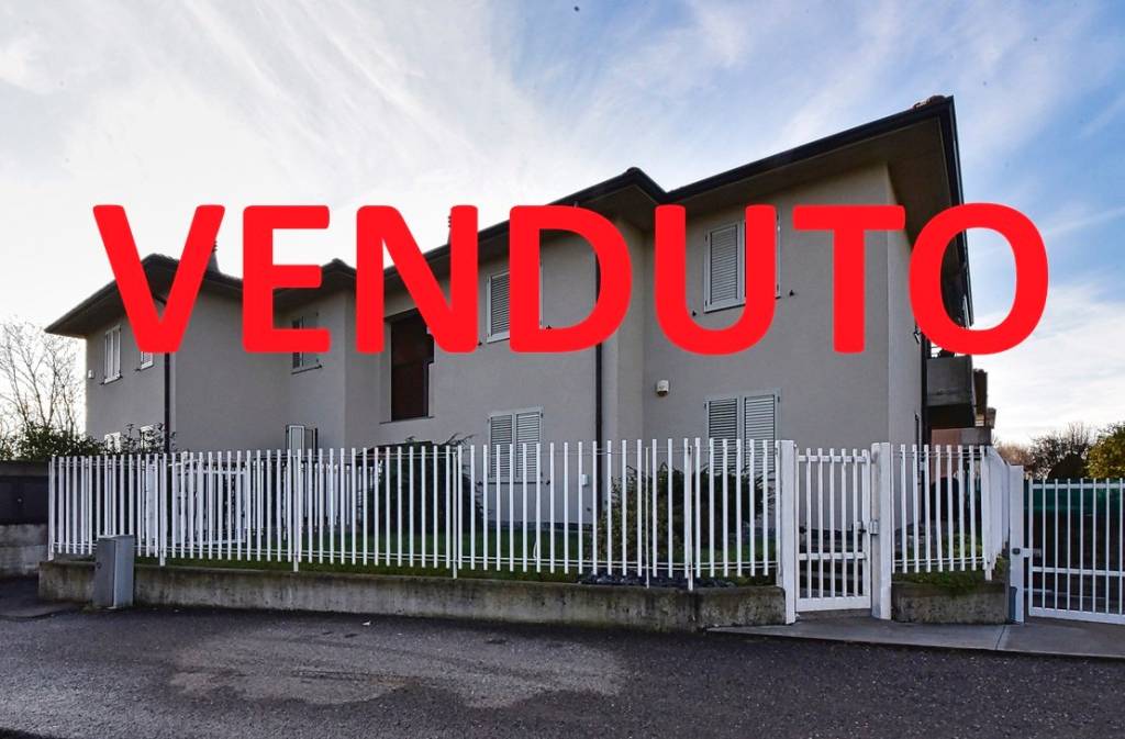 appartamento in vendita a Limido Comasco in zona Cascina Restelli