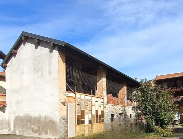 casale in vendita a Limido Comasco