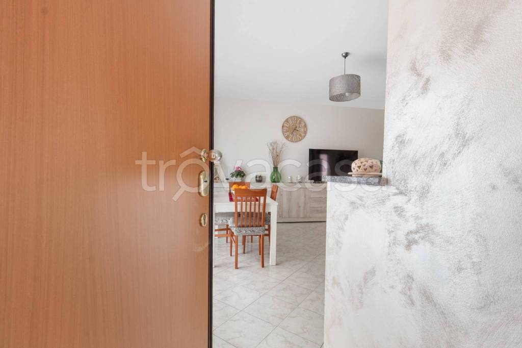 appartamento in vendita a Limido Comasco