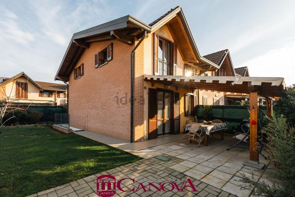 casa indipendente in vendita a Limido Comasco
