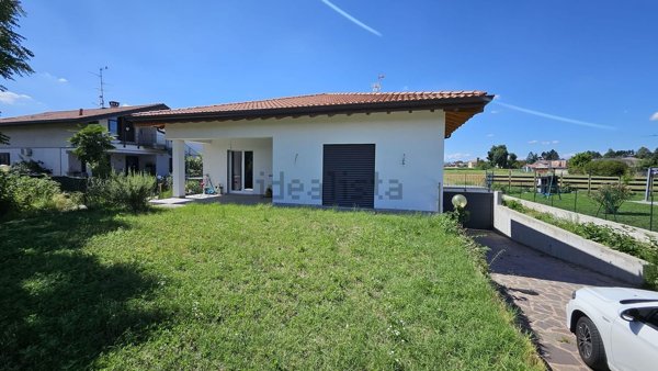 casa indipendente in vendita a Limido Comasco