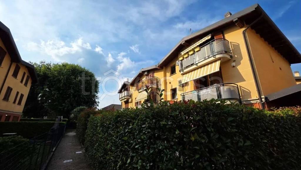 appartamento in vendita a Limido Comasco