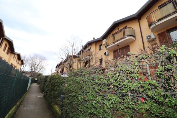 appartamento in vendita a Limido Comasco