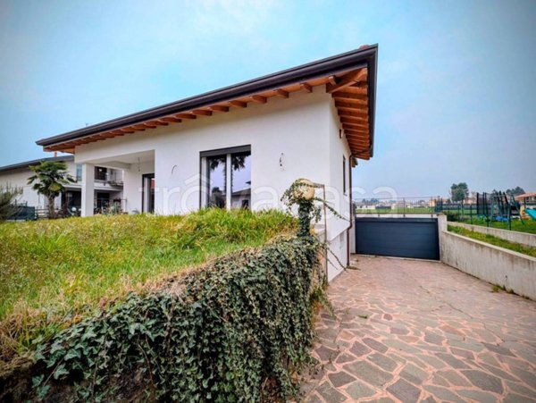 casa indipendente in vendita a Limido Comasco in zona Cascina Restelli