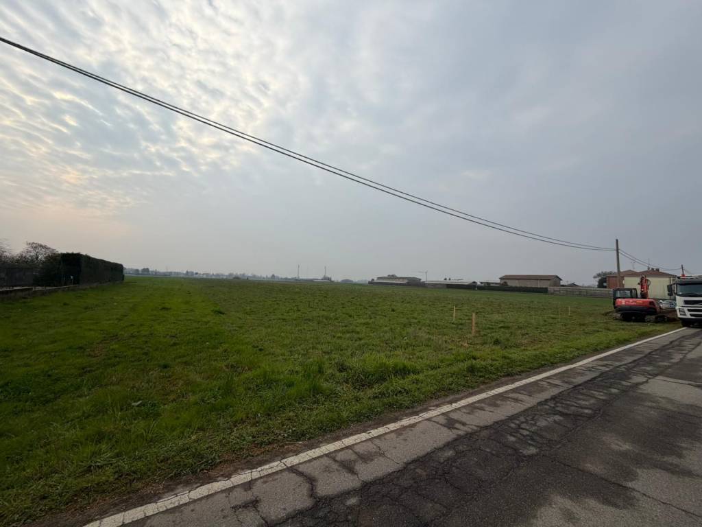terreno edificabile in vendita a Limido Comasco