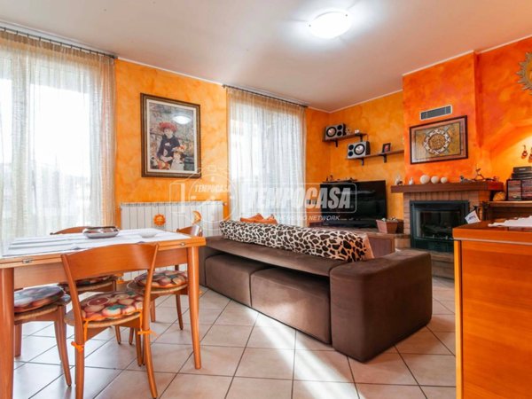 casa indipendente in vendita a Limido Comasco