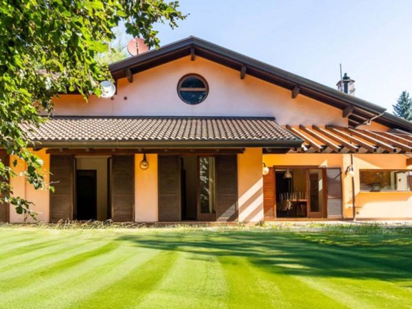 casa indipendente in vendita a Limido Comasco