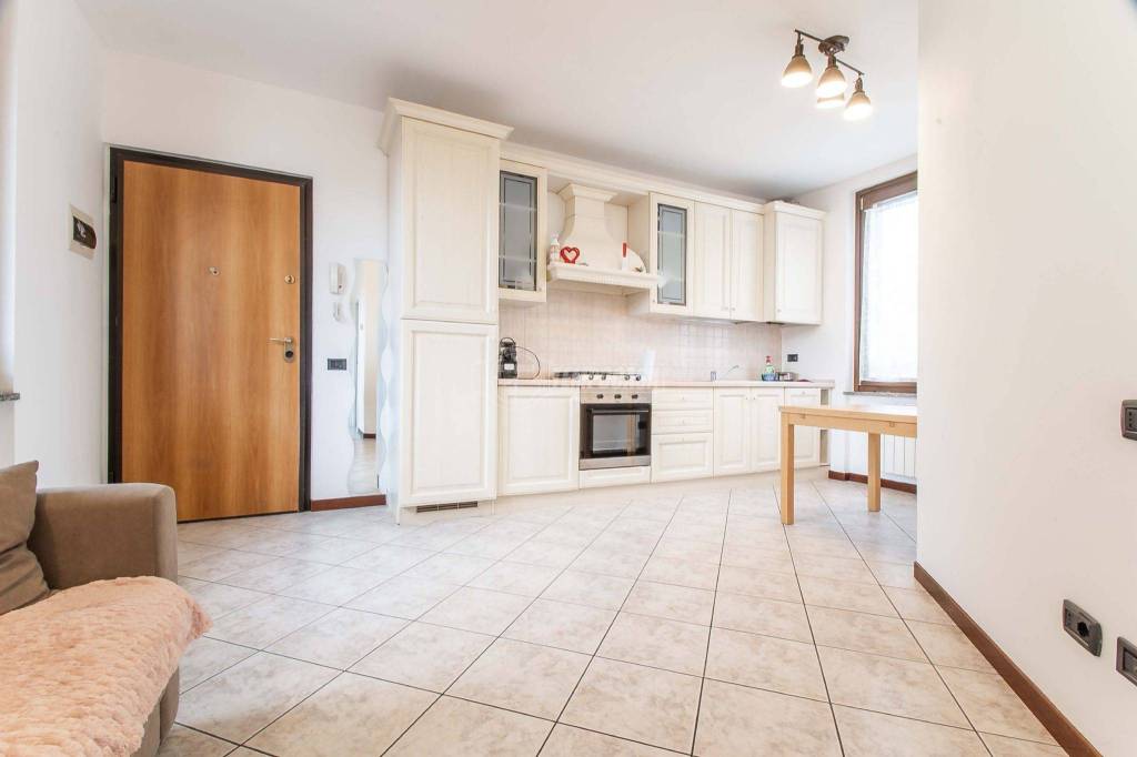 appartamento in vendita a Limido Comasco