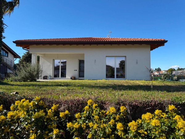casa indipendente in vendita a Limido Comasco in zona Cascina Restelli