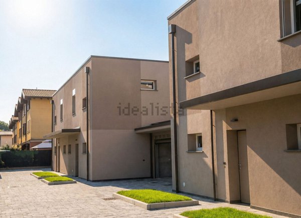 casa indipendente in vendita a Limido Comasco