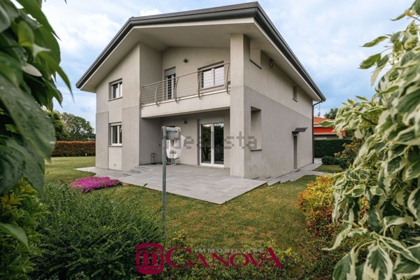 casa indipendente in vendita a Limido Comasco