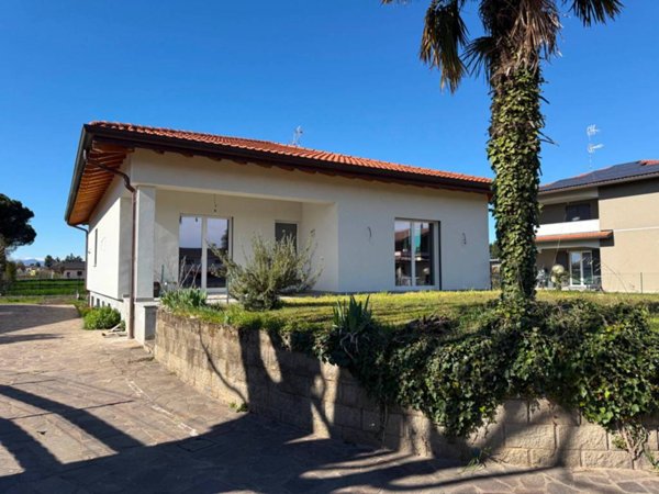 casa indipendente in vendita a Limido Comasco in zona Cascina Restelli