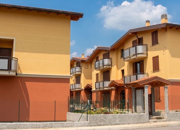 appartamento in vendita a Limido Comasco