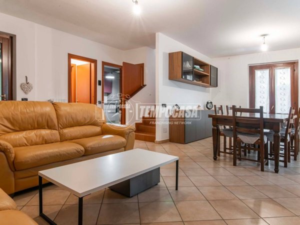 casa indipendente in vendita a Limido Comasco