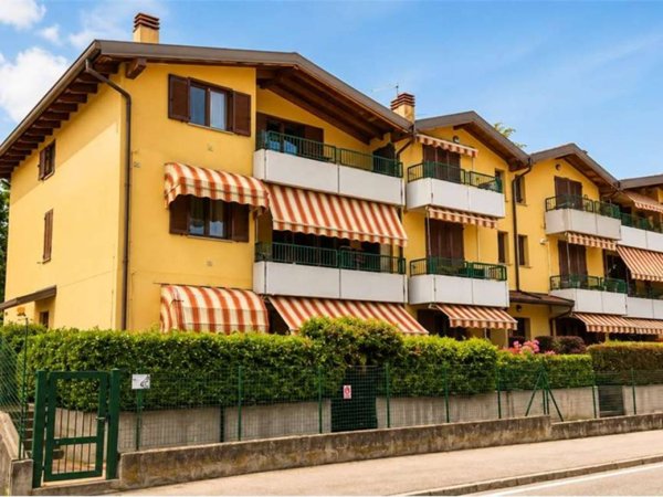 appartamento in vendita a Limido Comasco in zona Cascina Restelli