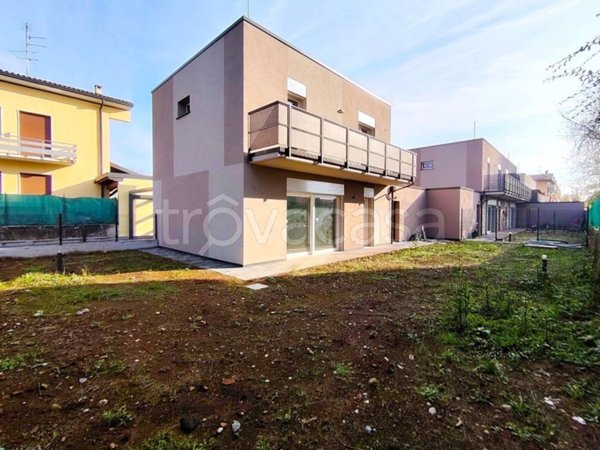 casa indipendente in vendita a Limido Comasco in zona Cascina Restelli