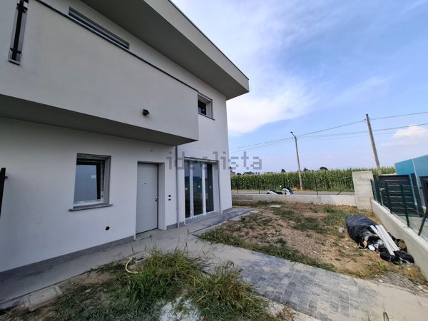 casa indipendente in vendita a Limido Comasco in zona Cascina Restelli