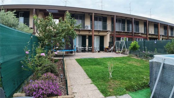 casa indipendente in vendita a Limido Comasco in zona Cascina Restelli
