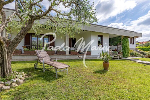 casa indipendente in vendita a Lipomo