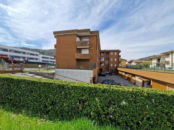 appartamento in vendita a Lipomo