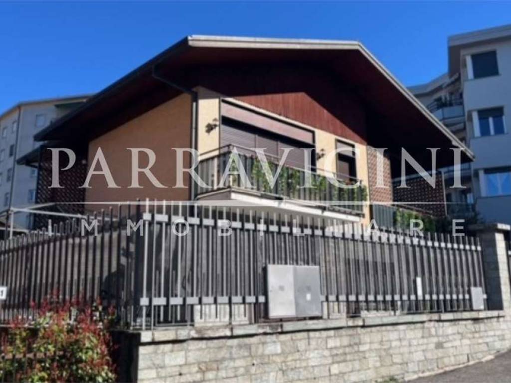 appartamento in vendita a Lipomo