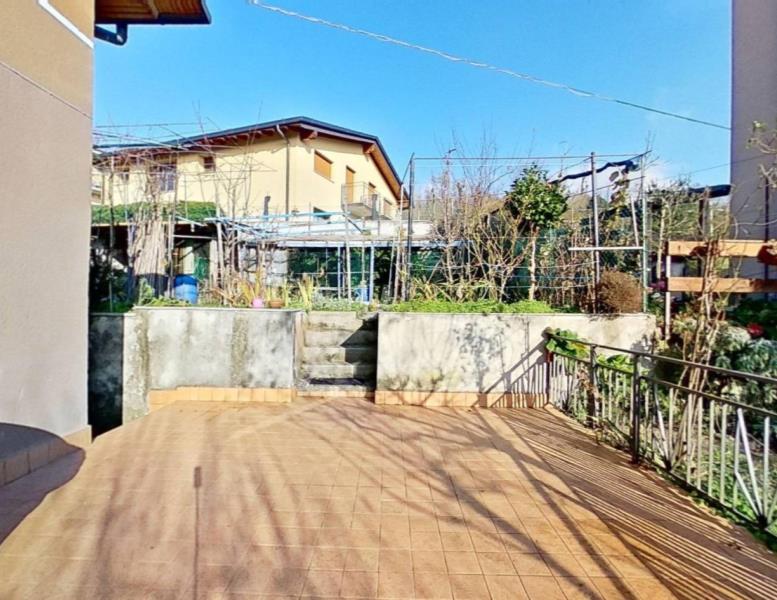 casa indipendente in vendita a Lipomo