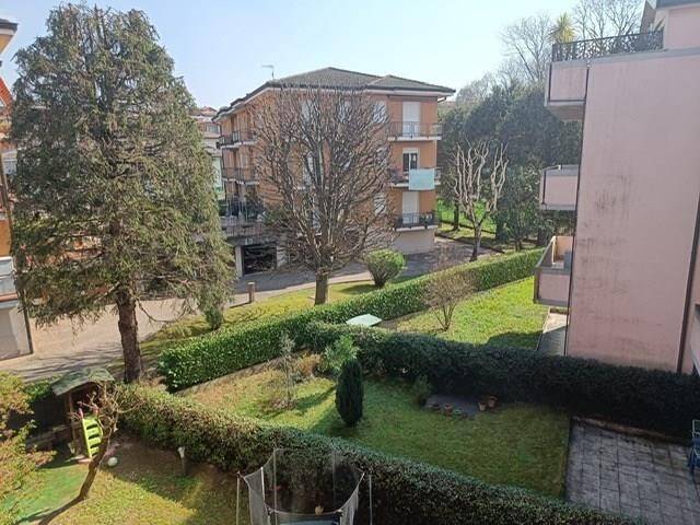 appartamento in vendita a Lipomo
