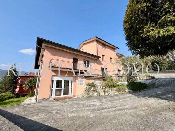 casa indipendente in vendita a Lipomo