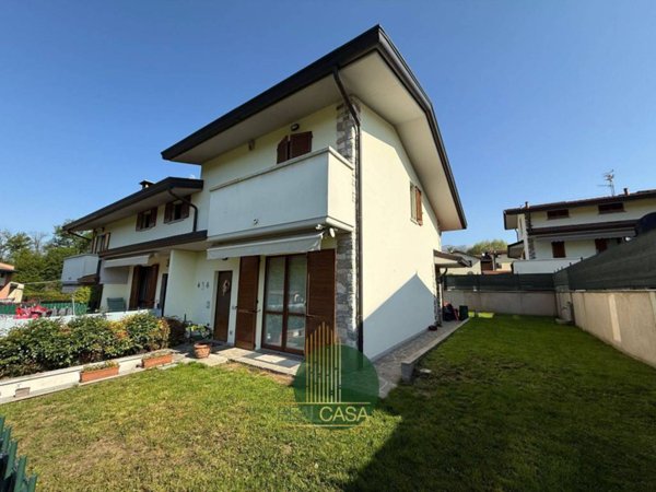 casa indipendente in vendita a Lipomo