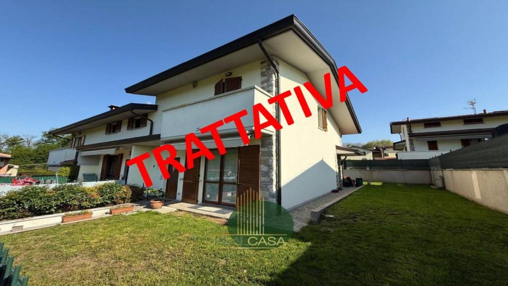 casa indipendente in vendita a Lipomo