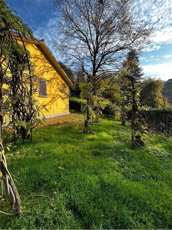 casa indipendente in vendita a Lipomo