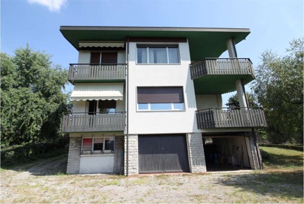 casa indipendente in vendita a Lipomo