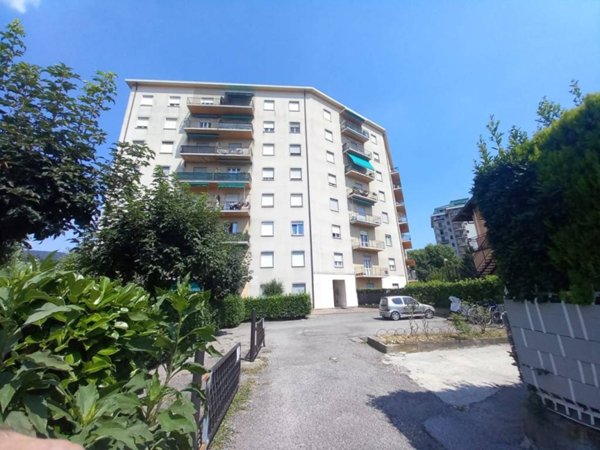 appartamento in vendita a Lipomo