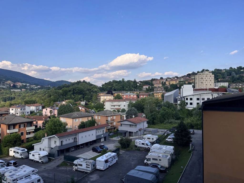 appartamento in vendita a Lipomo