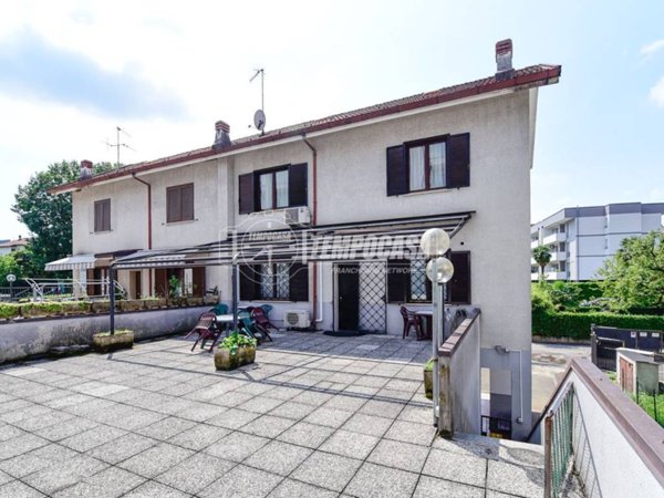 appartamento in vendita a Lipomo