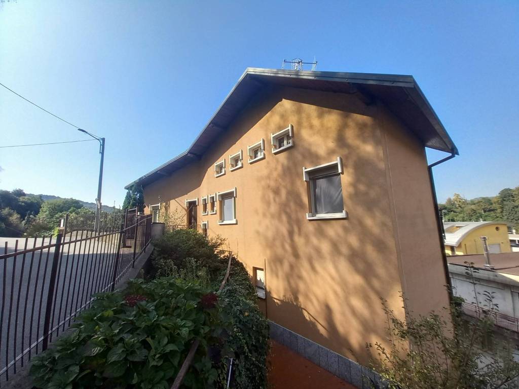appartamento in vendita a Lipomo
