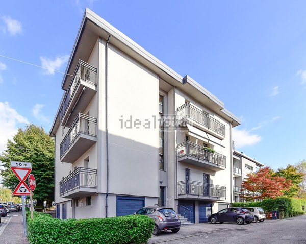 appartamento in vendita a Lipomo