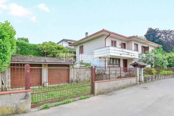 casa indipendente in vendita a Lipomo