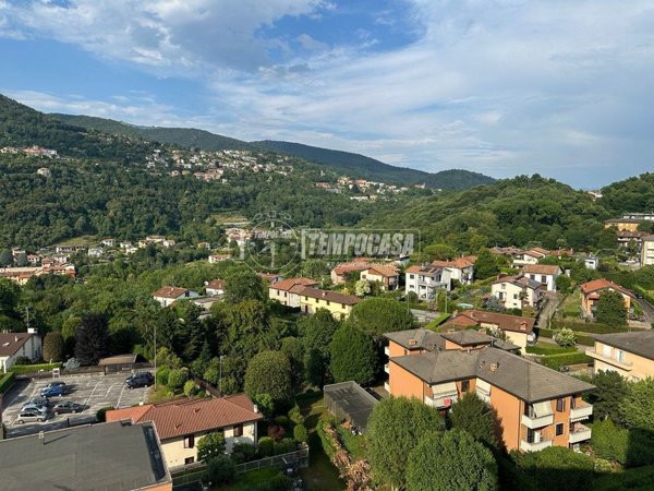 appartamento in vendita a Lipomo