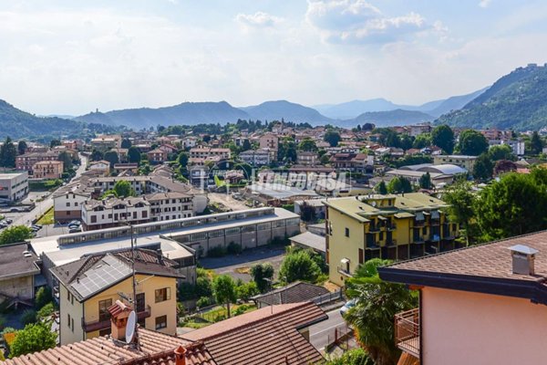 appartamento in vendita a Lipomo