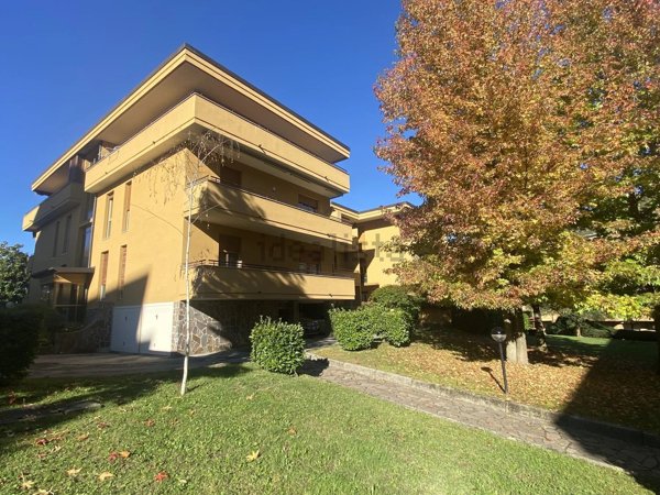 appartamento in vendita a Lipomo