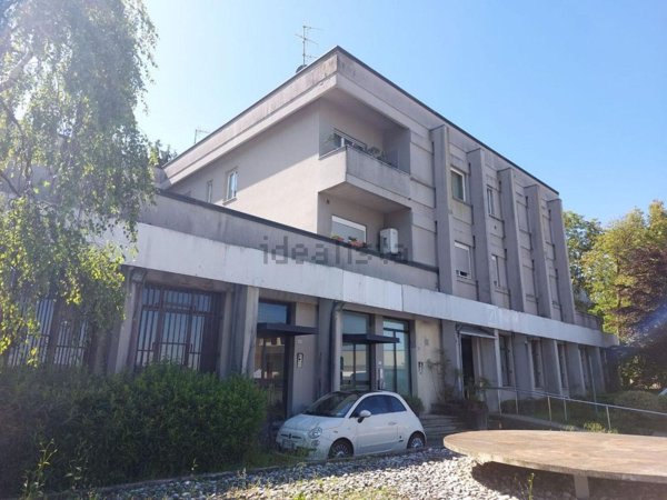 ufficio in vendita a Lipomo