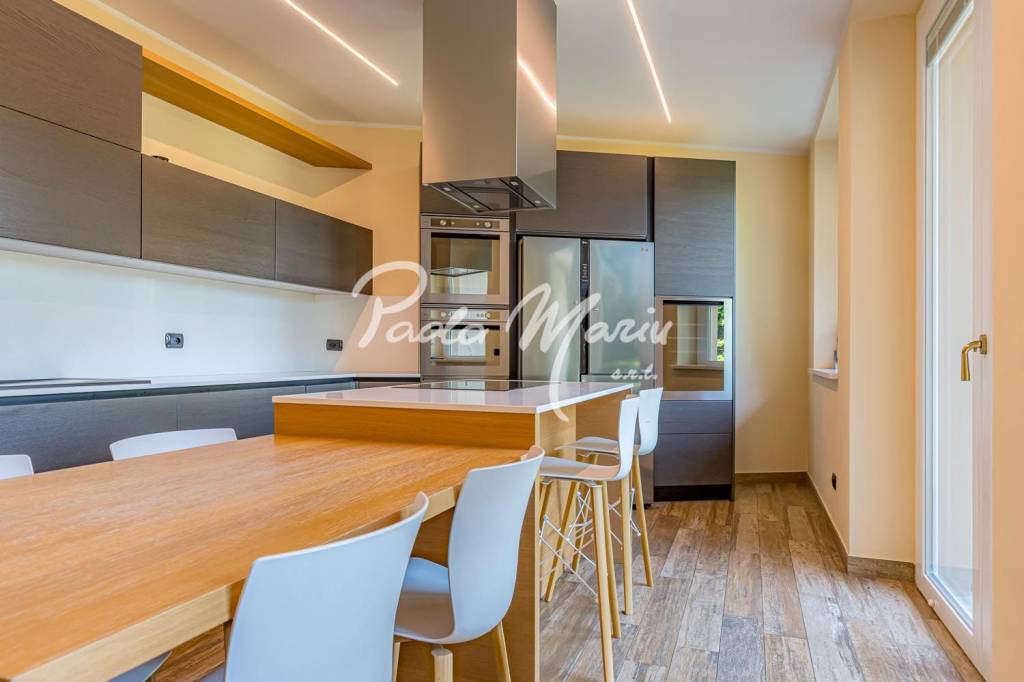 casa indipendente in vendita a Lipomo