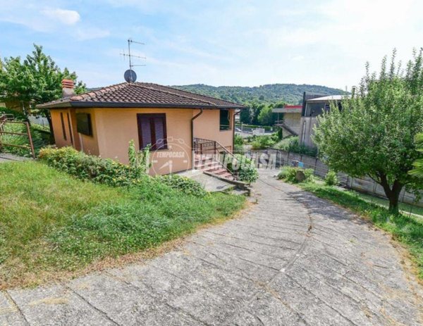 casa indipendente in vendita a Lipomo