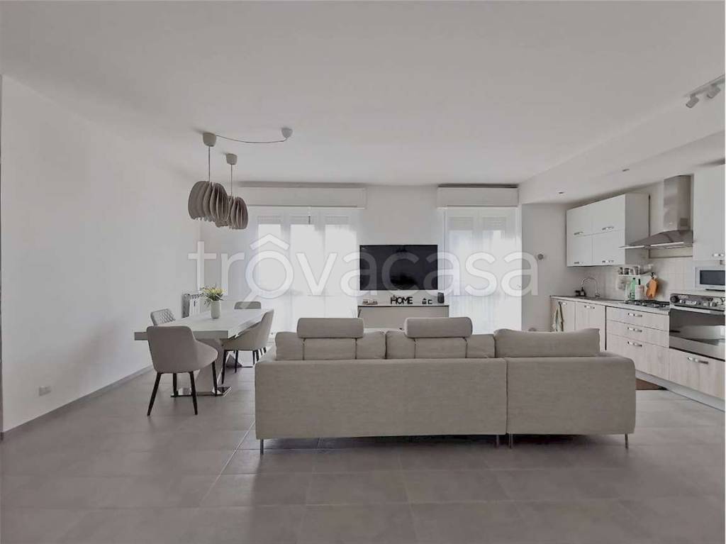 appartamento in vendita a Lipomo