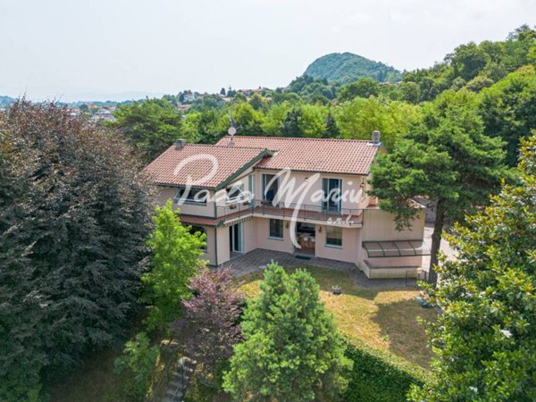casa indipendente in vendita a Lipomo