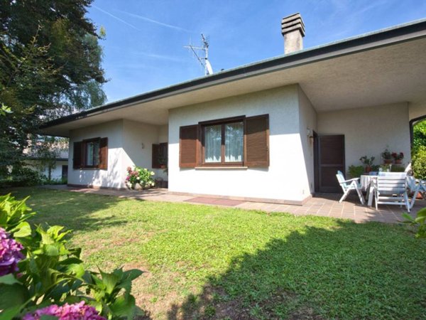 casa indipendente in vendita a Lipomo