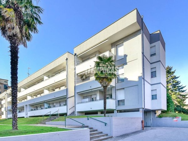 appartamento in vendita a Lipomo