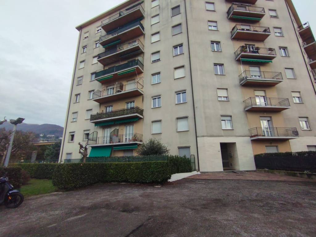 appartamento in vendita a Lipomo