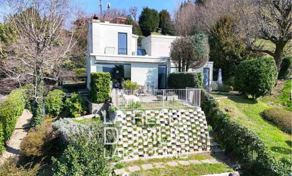 casa indipendente in vendita a Lipomo